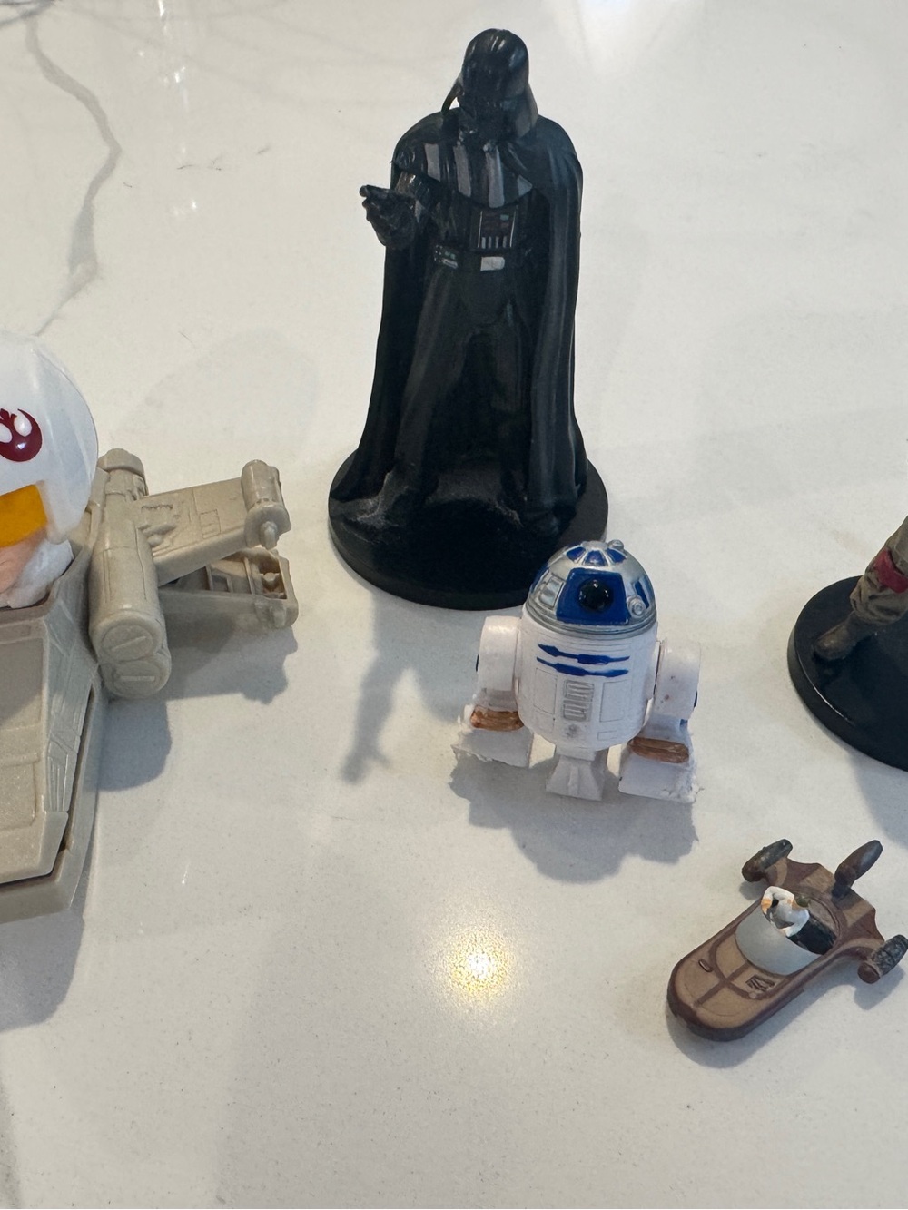 Star Wars Kids Toy Figure Set - Black Darth Vader & White/Blue R2-D2